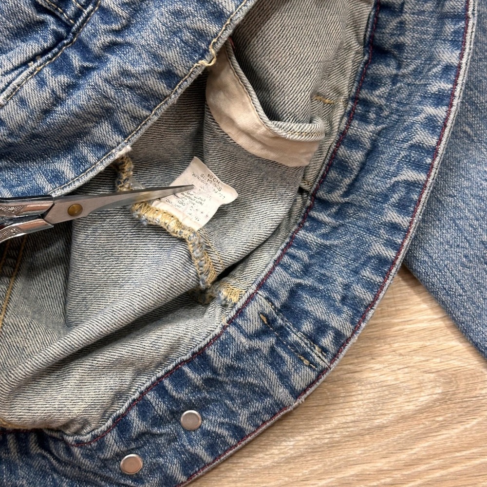 Vintage J.Crew‎ Blue Denim Trucker Jean Jacket Distressed Y2K Women's Medium - Picture 11 of 14
